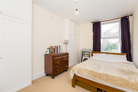 2 bedroom flat to rent, Dagmar Road, Camberwell, London, SE5