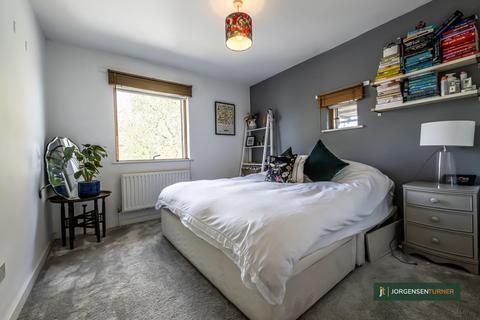 139 Carlton Vale, London, NW6 5HQ