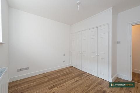3 bedroom flat to rent, Canterbury Road, Kilburn Park, NW6
