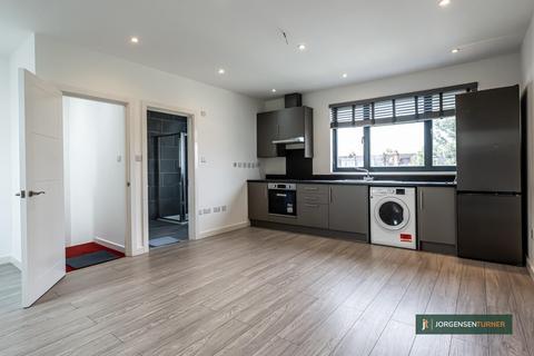 3 bedroom apartment to rent, Doyle Gardens, Kensal Rise NW10