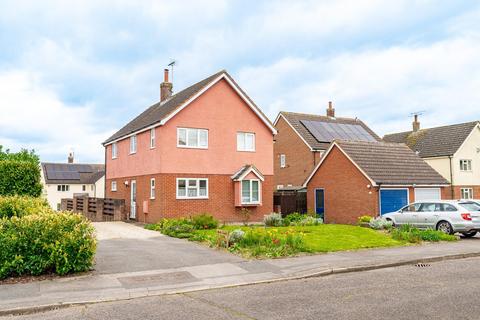 4 bedroom detached house for sale, Godfrey Way, Dunmow