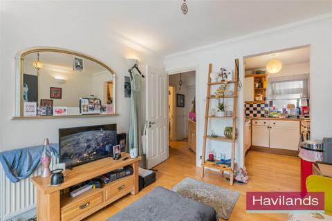 1 bedroom flat for sale, Berry Close, London