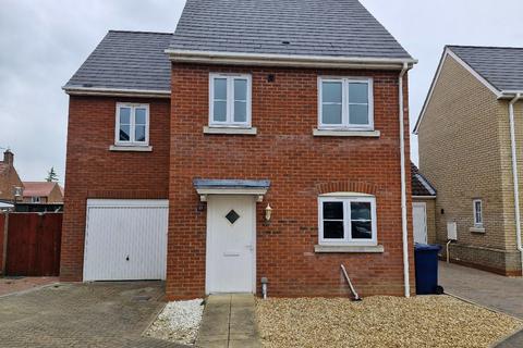3 bedroom detached house to rent, Sayers Crescent, Wisbech St. Mary, Wisbech