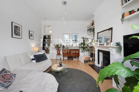 2 bedroom flat for sale, Messina Avenue, London