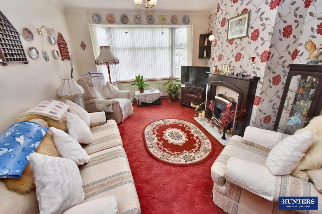 Lounge-dining room