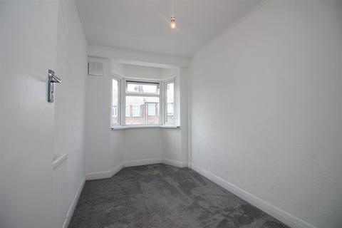 2 bedroom flat to rent, Lea Bridge Road, London