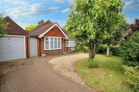 2 bedroom bungalow for sale, Queen Eleanors Road, Guildford