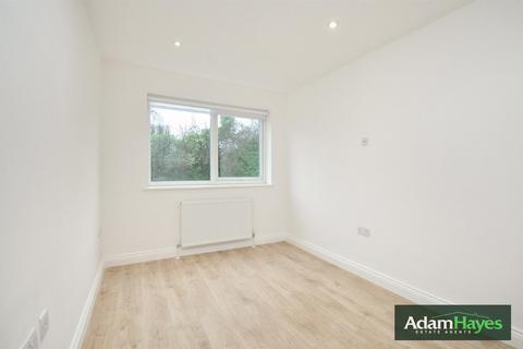2 bedroom apartment to rent, Heath View, East Finchley N2