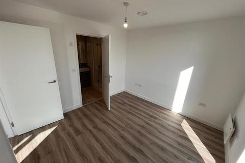 2 bedroom flat to rent, Calibra Court, Luton