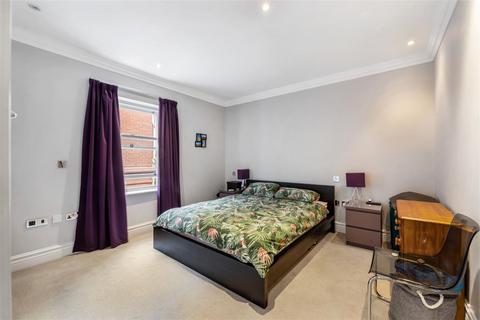 1 bedroom flat for sale, Turret House, Jenner Road