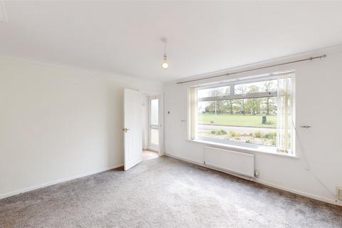 15 The Lawn, Whittlesford, Cambridge, CB22 4NG