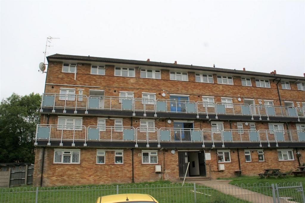 Graham House, Timperley Gardens, Redhill 1 bed flat to rent £950 pcm