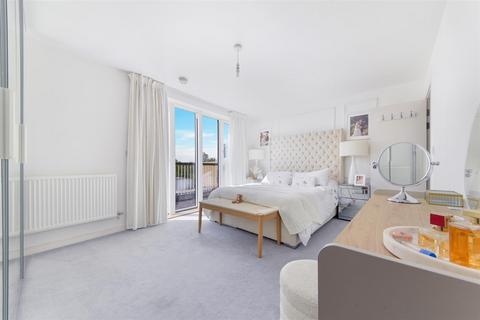 2 bedroom apartment to rent, Connersville Way, Croydon