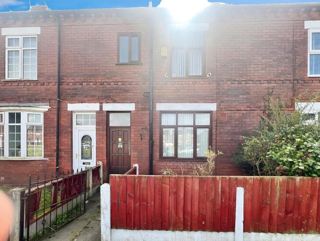 South Avenue, Leigh 3 bed terraced house for sale £125,000