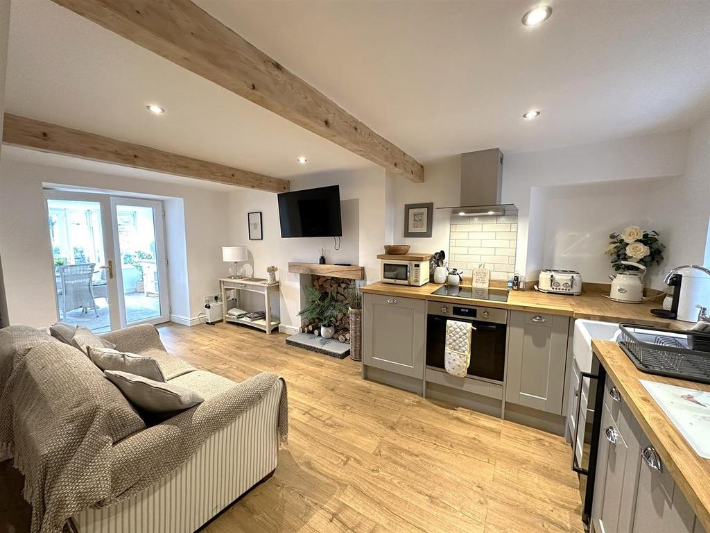Regent Street, Waddington, Ribble Valley 1 bed cottage for sale £240,000