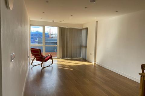 2 bedroom apartment to rent, Railway Terrace, Slough, SL2