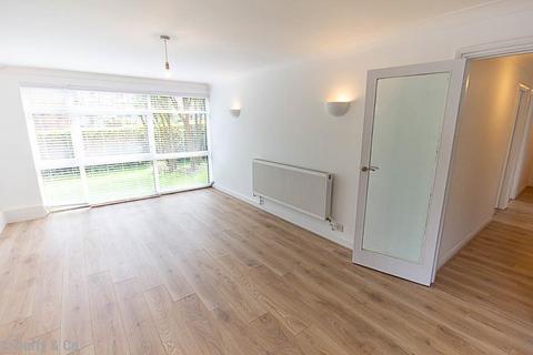 2 bedroom apartment to rent, Paddockhall Road, Haywards Heath