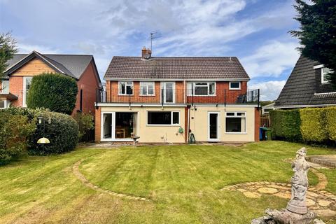 4 bedroom detached house for sale, Meadow Way, Codsall