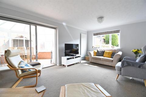 4 bedroom detached house for sale, Bristol Way, Wellesbourne