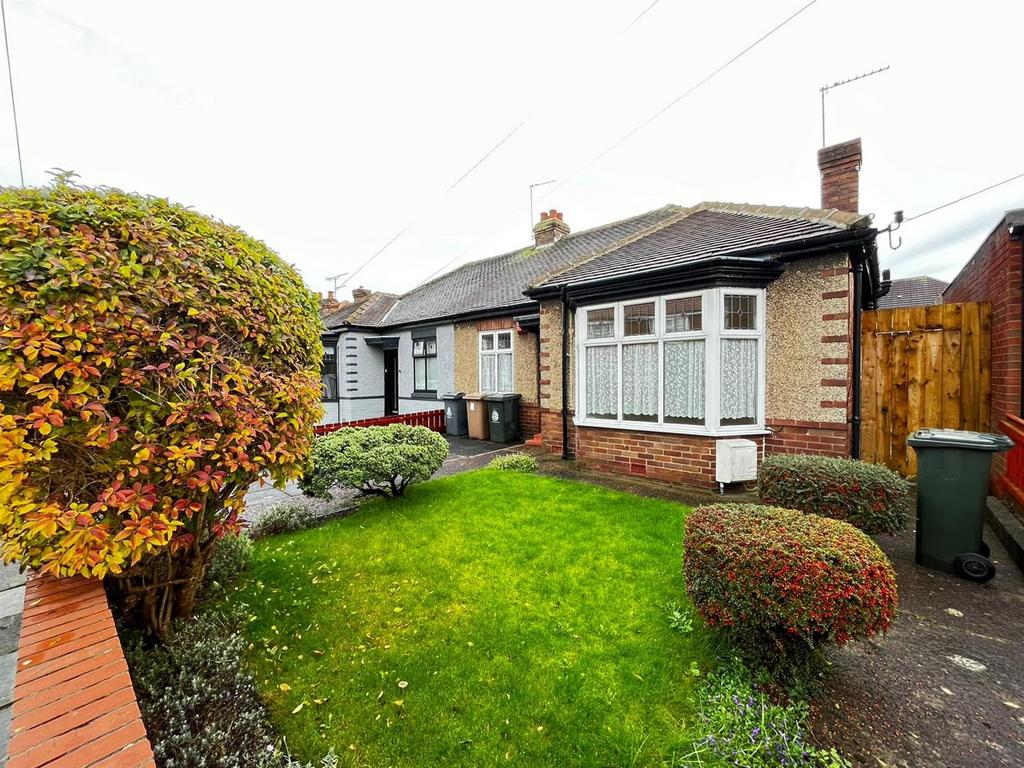 Athol Gardens, Monkseaton 2 bed semidetached bungalow to rent £895