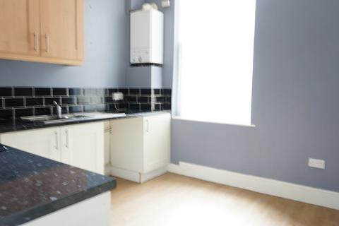 2 bedroom flat to rent, Flat 1, 27-29 Westcott Street, Hull, HU8 8LR