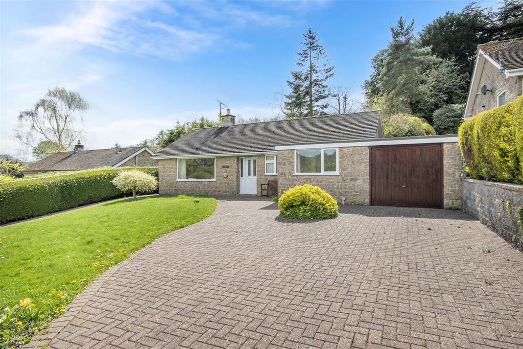 Haddon Drive, Bakewell 3 bed detached bungalow for sale £485,000