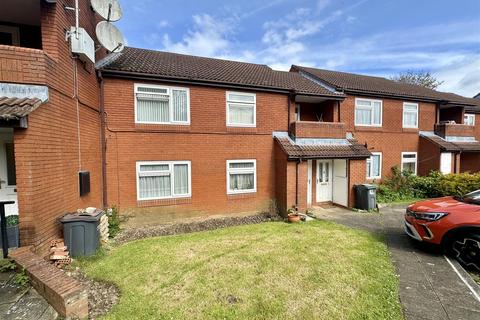 1 bedroom maisonette for sale, Wolston Close, Luton