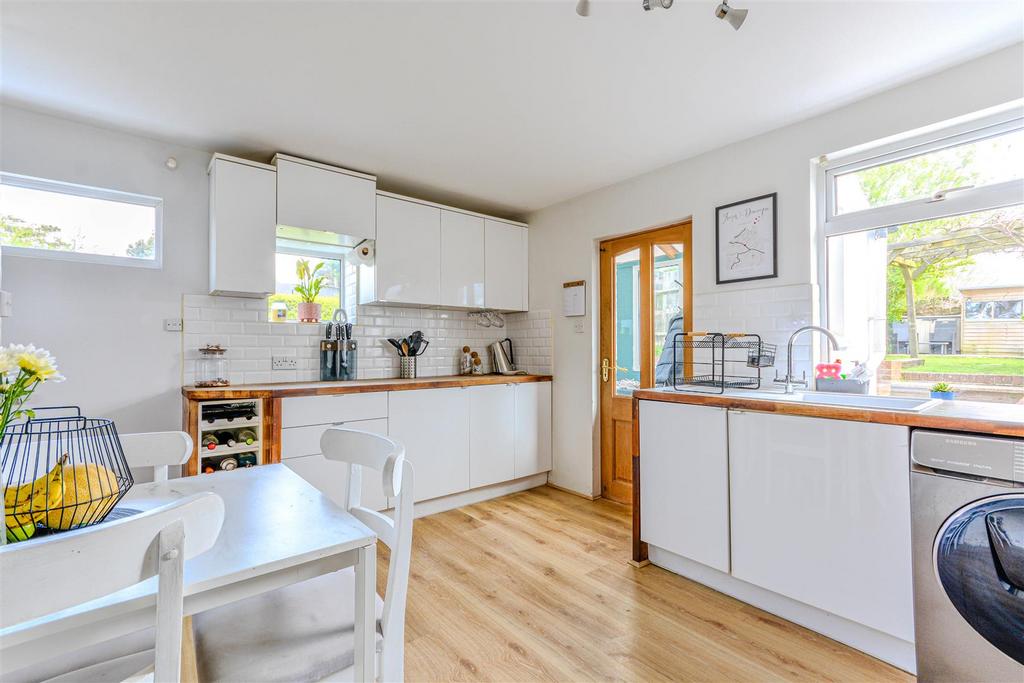 Hastings Road, Battle 2 bed end of terrace house for sale £299,950