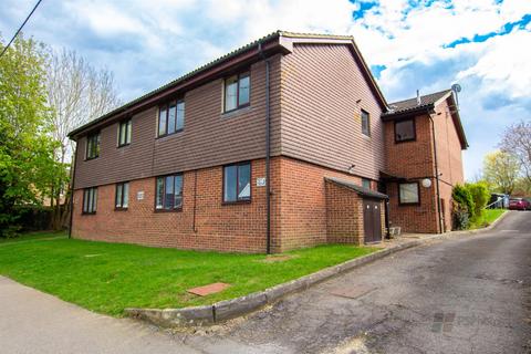 1 bedroom flat for sale, Gordon House, Gordon Road, Burgess Hill