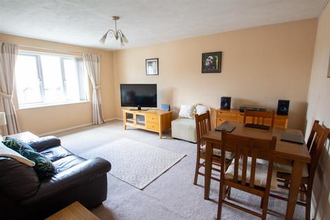 1 bedroom flat for sale, Gordon House, Gordon Road, Burgess Hill