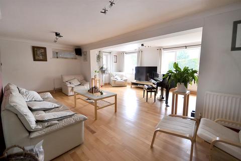 6 Cottams Close, Southwell, NG25 0TY