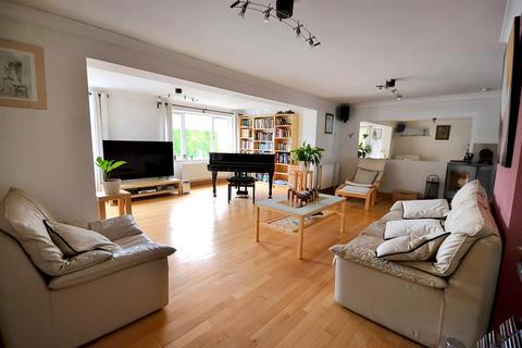 6 Cottams Close, Southwell, NG25 0TY