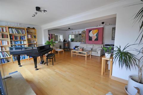 6 Cottams Close, Southwell, NG25 0TY