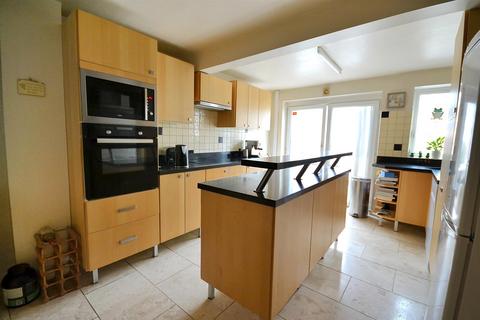 6 Cottams Close, Southwell, NG25 0TY
