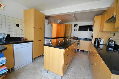 6 Cottams Close, Southwell, NG25 0TY