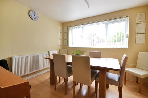 6 Cottams Close, Southwell, NG25 0TY
