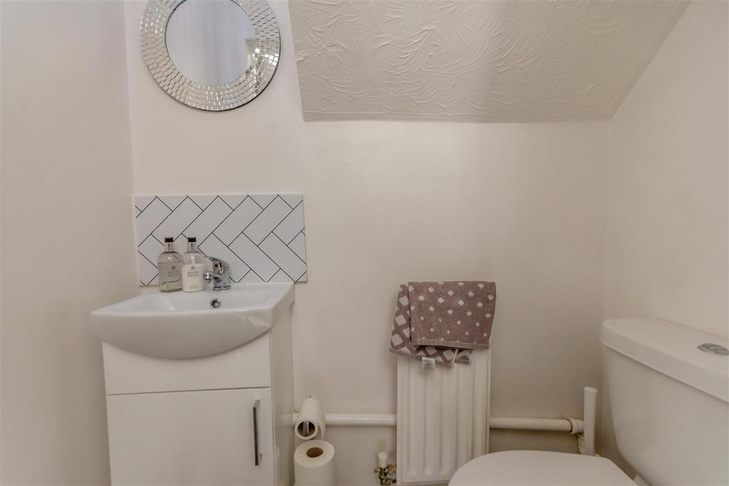 8591696-interior16.jpg