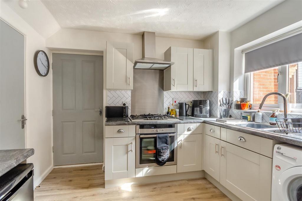 8591696-interior14.jpg