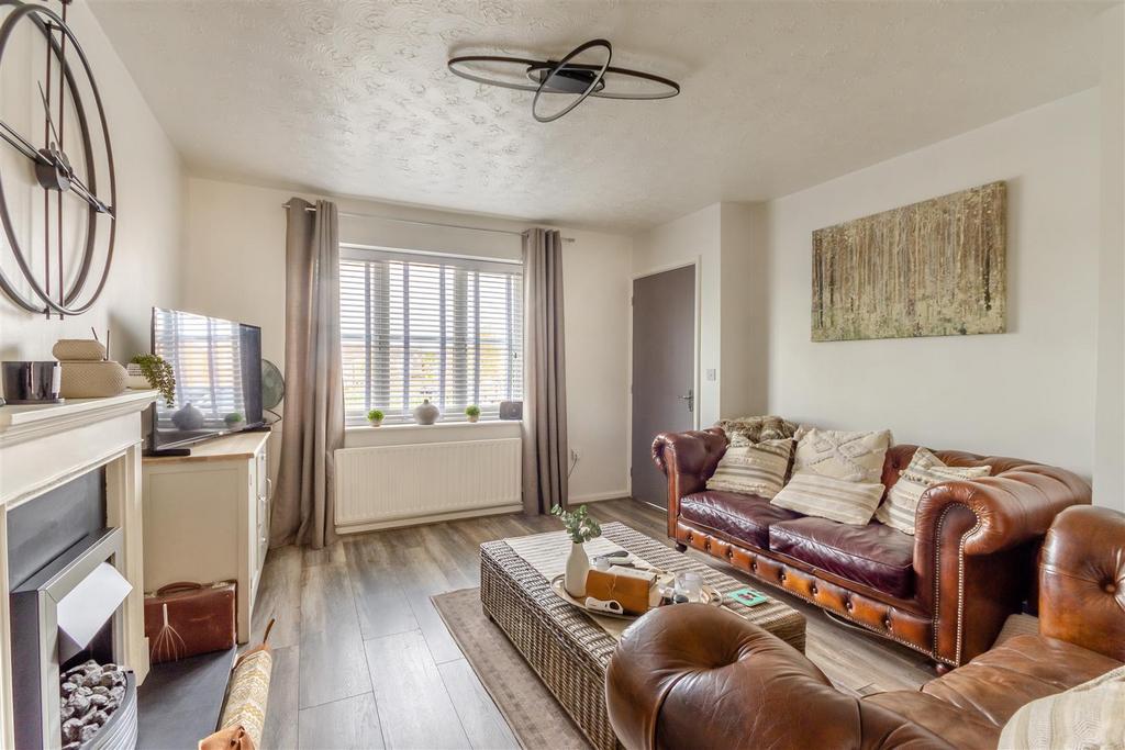 8591696-interior11.jpg