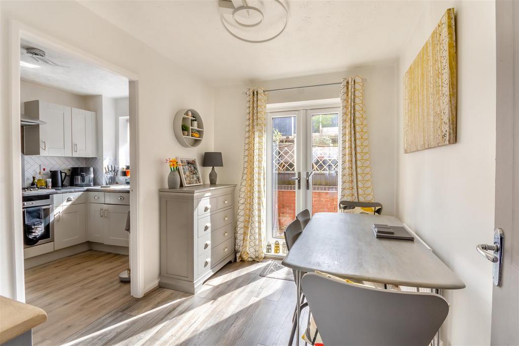 8591696-interior13.jpg
