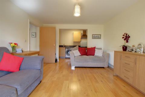 3 bedroom apartment for sale, Longhorn Avenue, Gloucester
