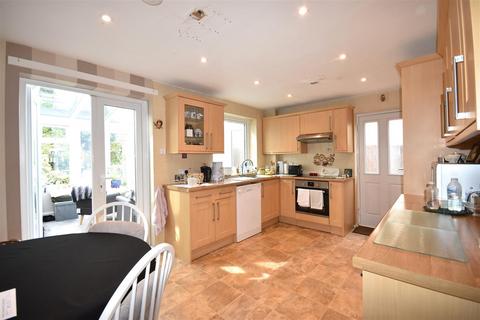 3 bedroom detached house for sale, Beacon Hill Road, Newark