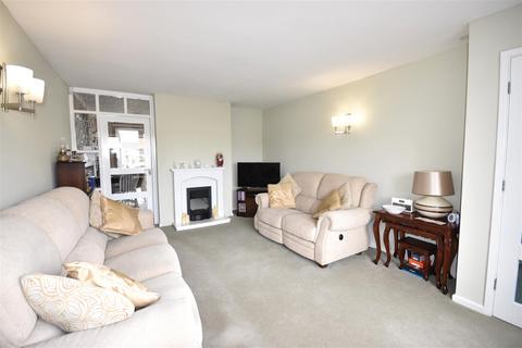 3 bedroom detached house for sale, Beacon Hill Road, Newark