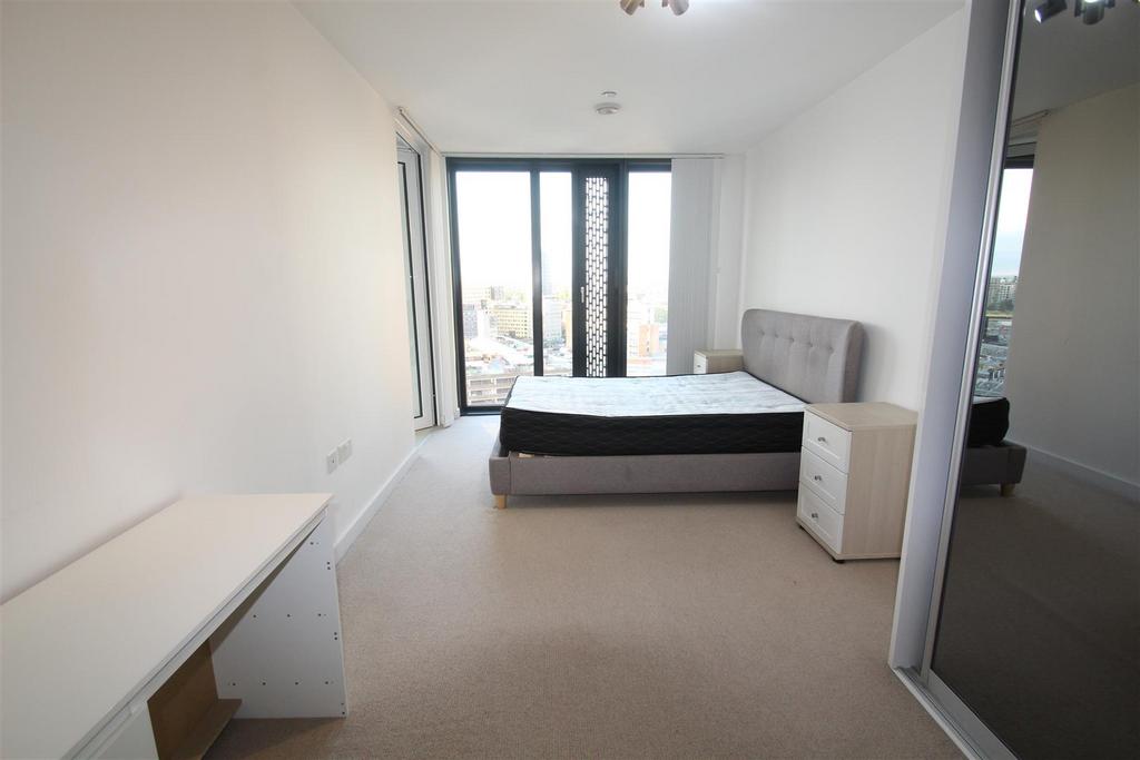 Full bedroom