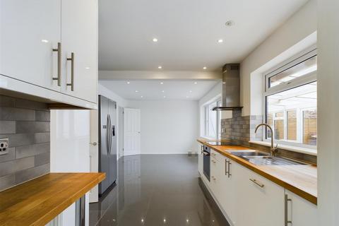 4 bedroom house to rent, Bearton Avenue, Hertfordshire SG5