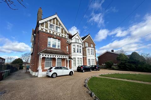 3 bedroom property to rent, Hastings Road, Bexhill-On-Sea TN40