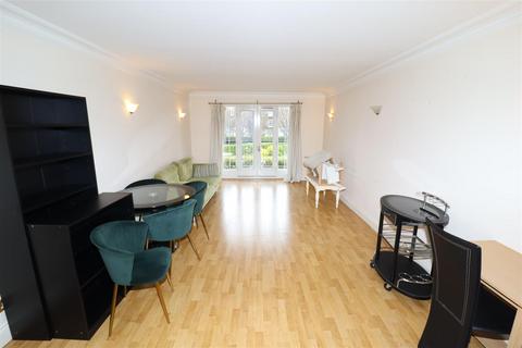 2 bedroom apartment to rent, Spurgeon Street, London
