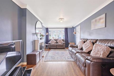 145 Linnet Drive, Chelmsford, CM2 8AQ