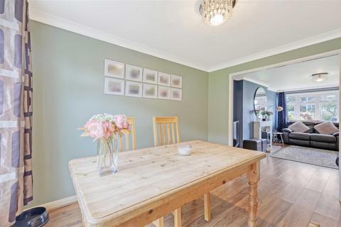145 Linnet Drive, Chelmsford, CM2 8AQ