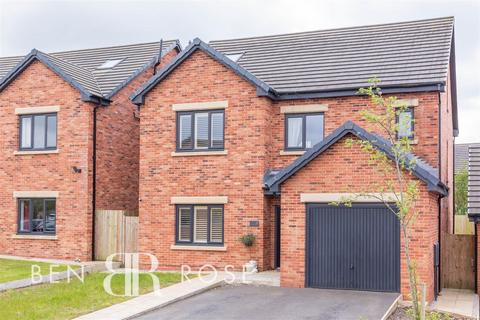 5 bedroom detached house for sale, Elder Close, Leyland